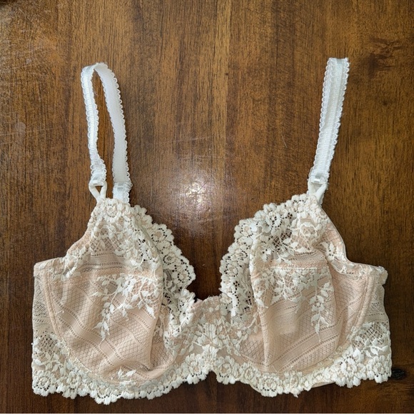 Wacoal Women's Sz 32D Embrace Lace Embroidered Underwire Bra 65191 Tan & Ivory - Picture 2 of 8